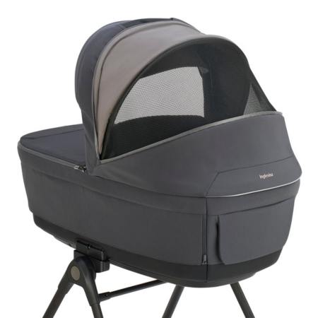 detalle de la ventilaci&oacute;n superior del capazo inglesina Electa